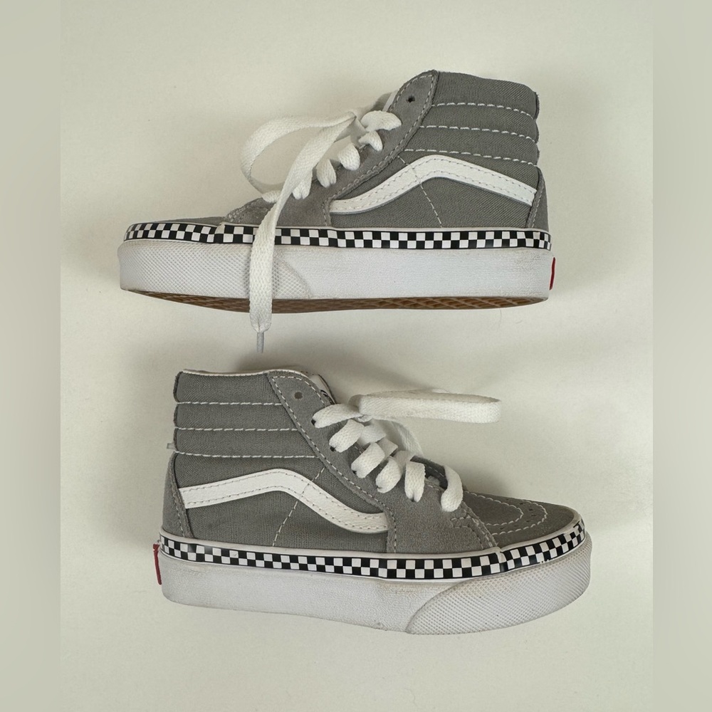 Vans Kids Sk8-Hi Shoe I’m gray with black checkered accent - Picture 3 of 6
